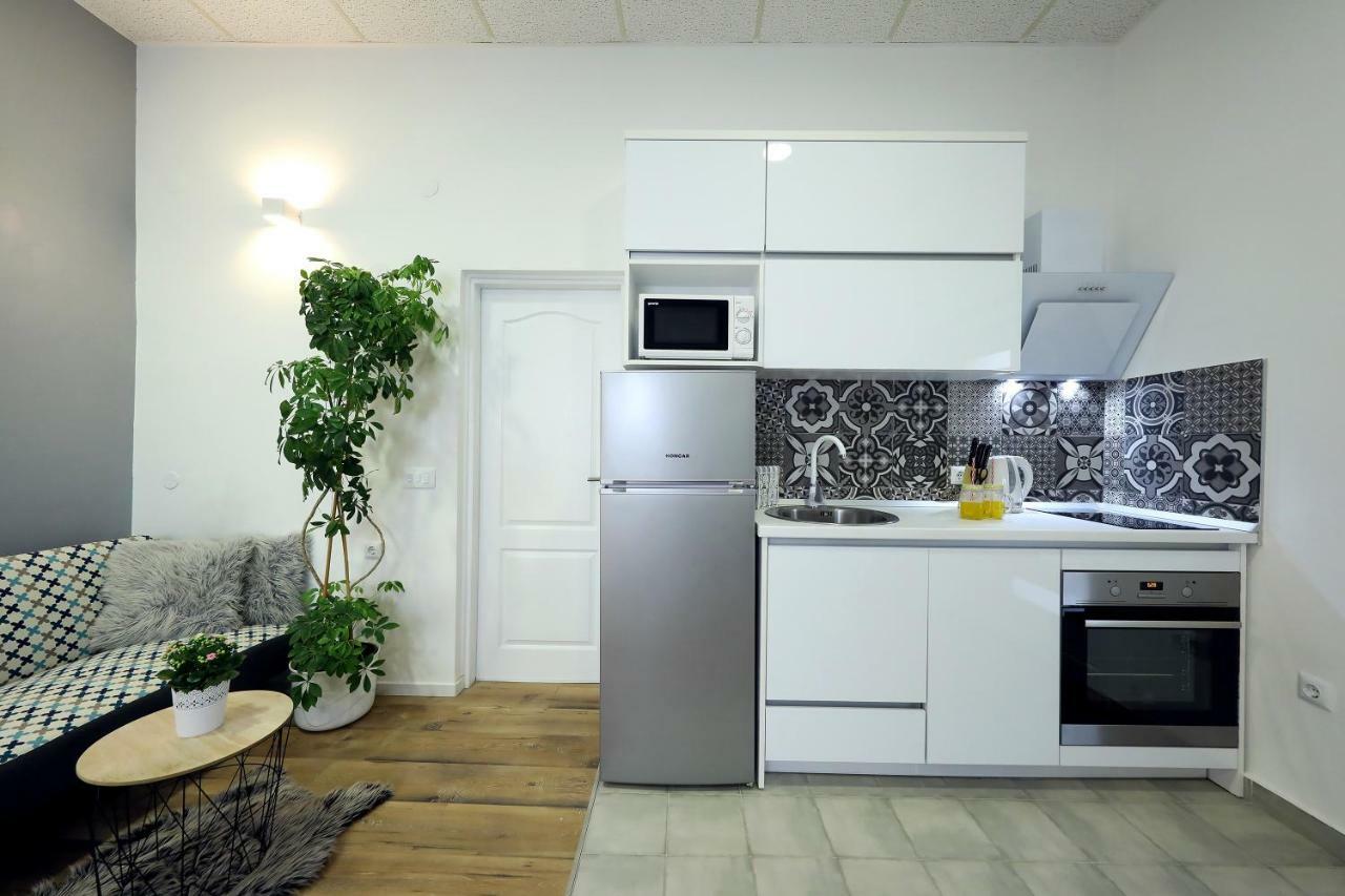 Summer Flower Apartment