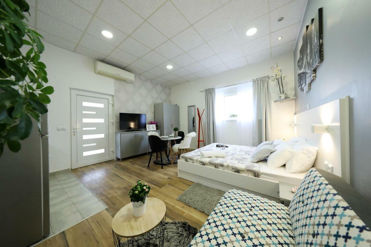 Summer Flower Apartment *